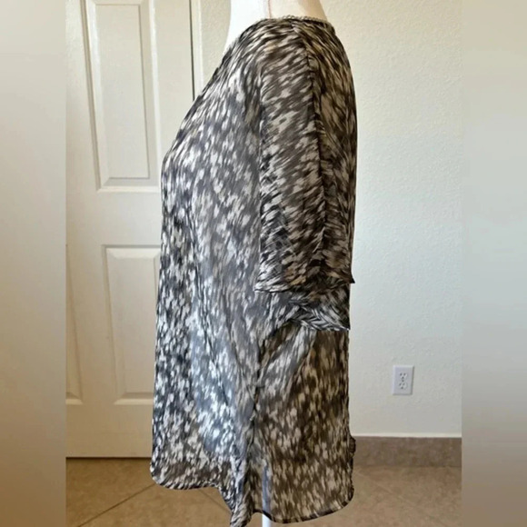 Converse‎ One Star Blouse Women's Medium Multicolor Sheer Flutter Sleeve V-Neck - Picture 2 of 14